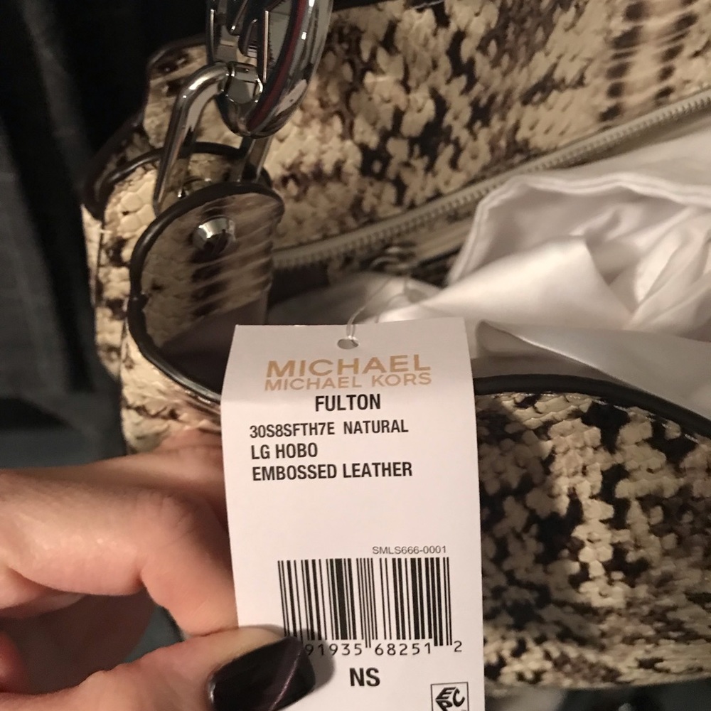 MK Fulton NWT..♥️FREE WRISTLET♥️ - Picture 7 of 7